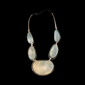 Chunky Necklace Luminous Shell
